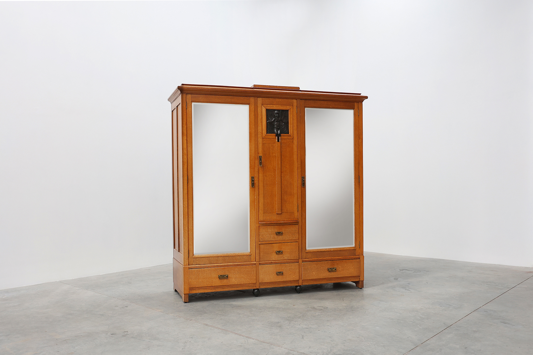 Art Nouveau bedroom set attr. to De Coene with artwork by Geo Verbanck, Belgium ca. 1905thumbnail